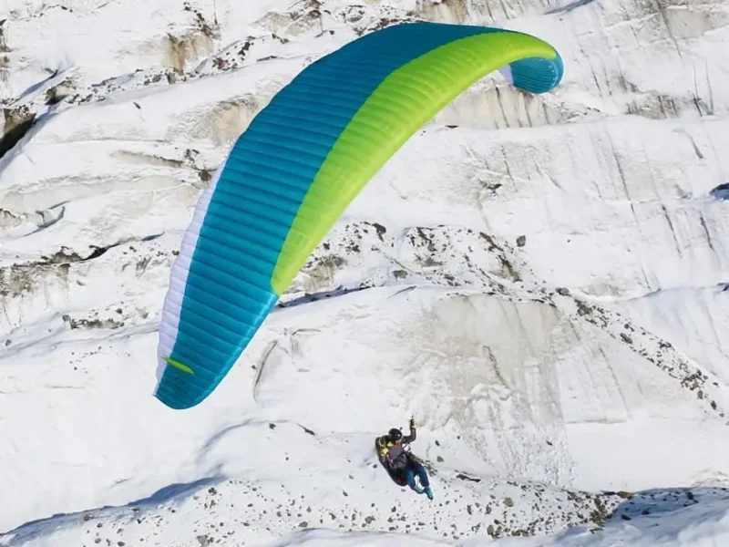 מצנחי רחיפה בהרים